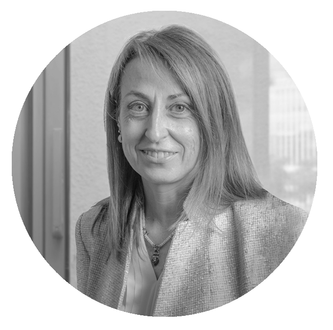 round-maria-napoleone-black-and-white
